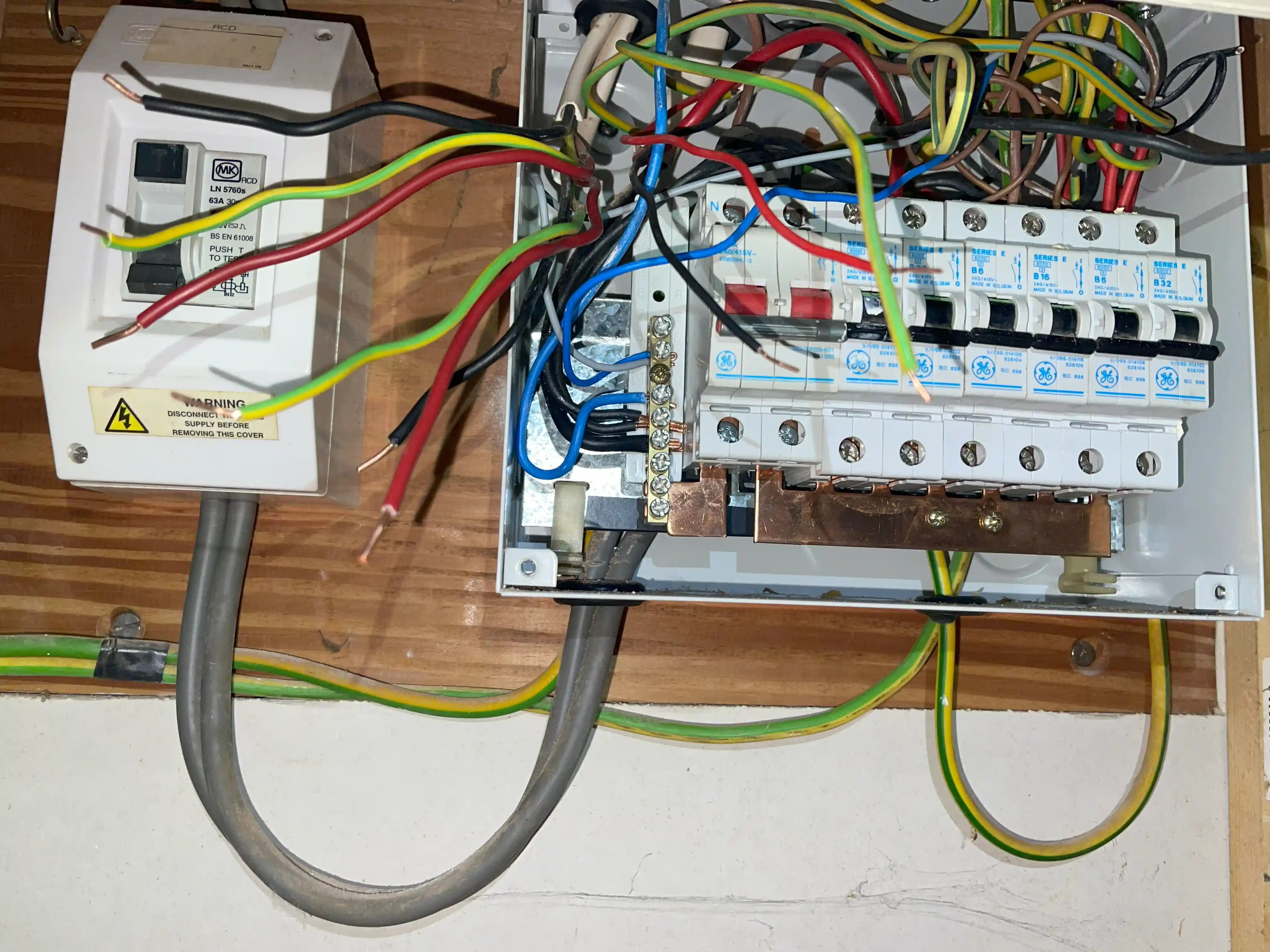 24 Hours Emergency Electrician near Amersham